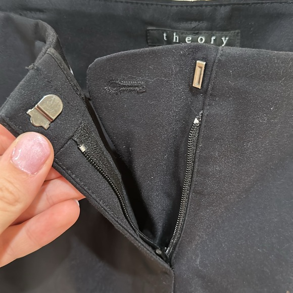 Black Theory Cropped Pants in Excellent Condition - Picture 3 of 10